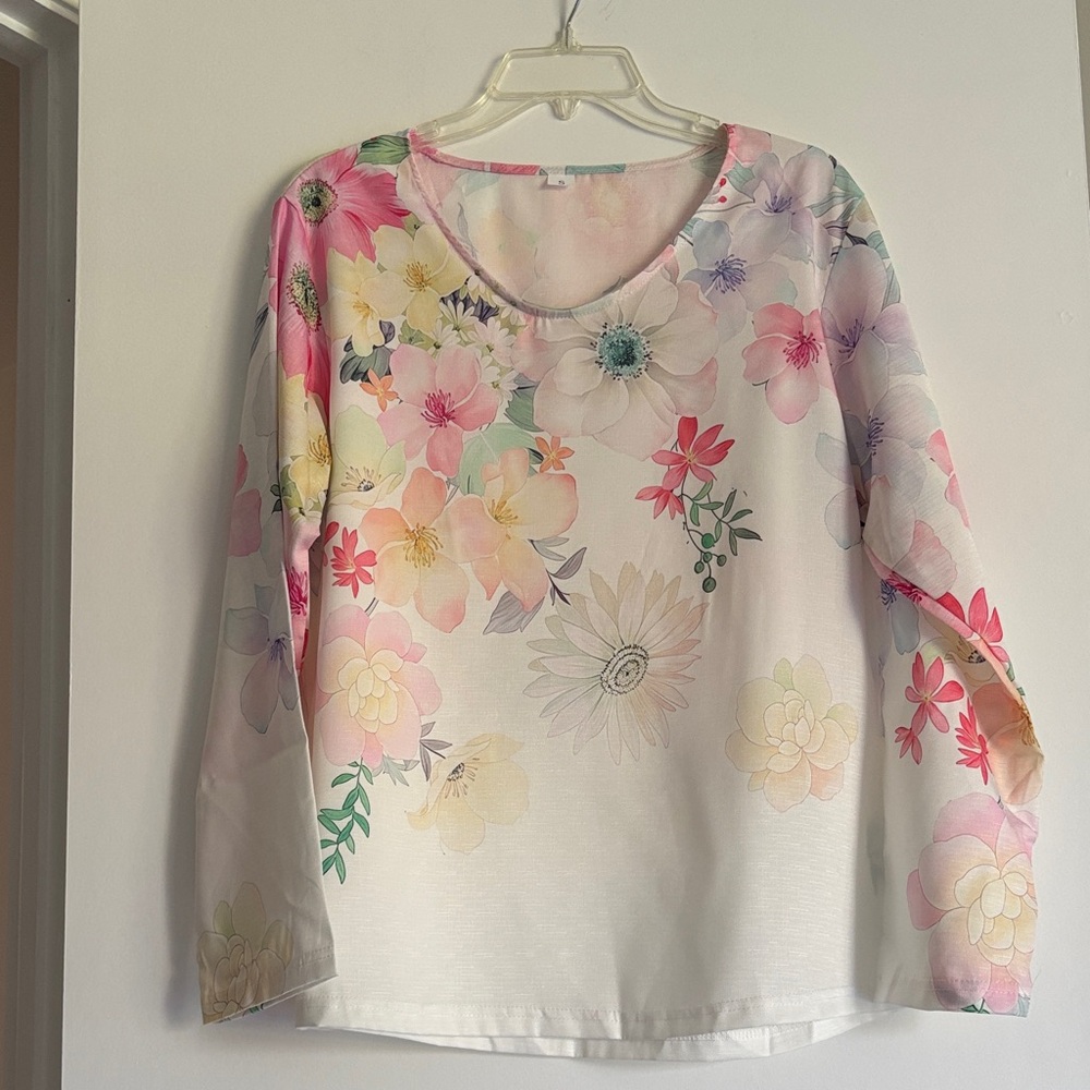 Floral Long Sleeve Scoop Neck Top - Pastel Blooms